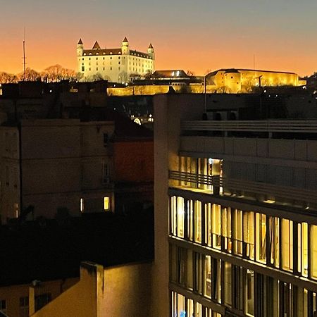 Old Town Apartment Black Bratislava Buitenkant foto