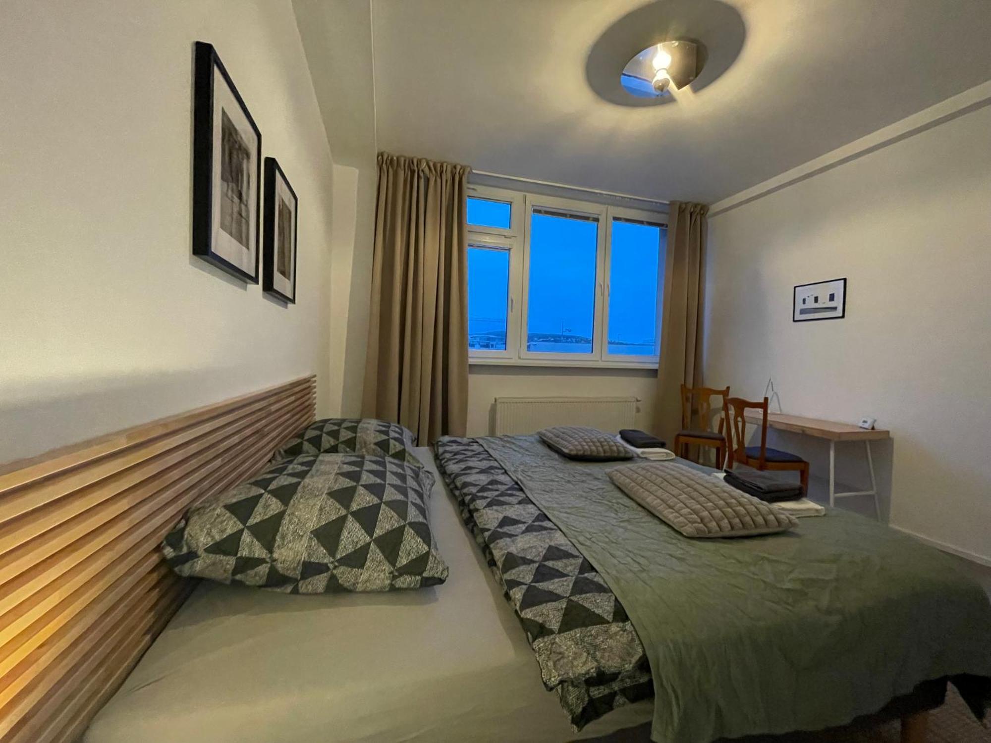 Old Town Apartment Black Bratislava Buitenkant foto